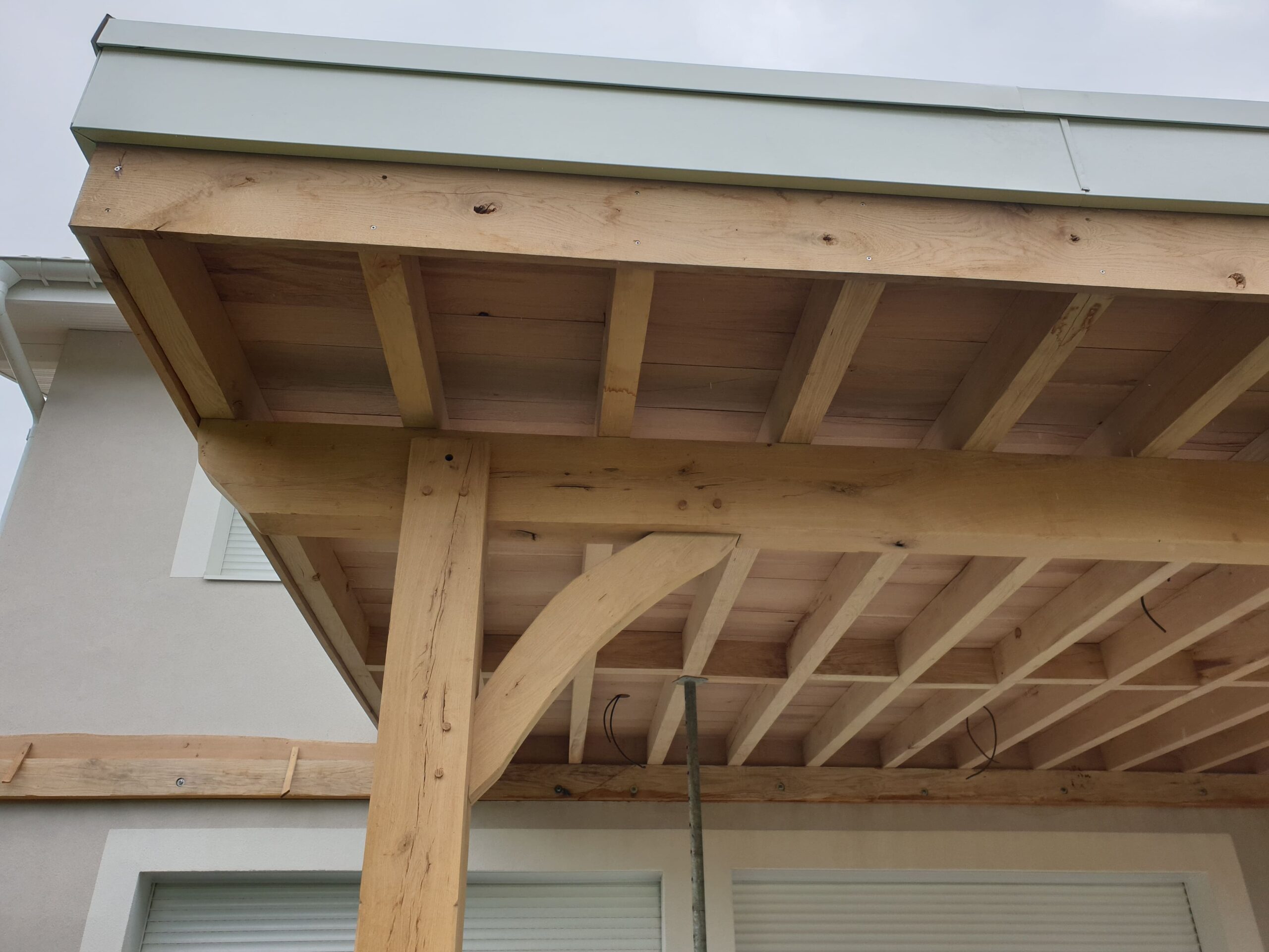 Pose de solin et rive en zinguerie artisanale